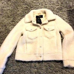 Vera Moda cream colored crop jacket. NEVER WORN NWT